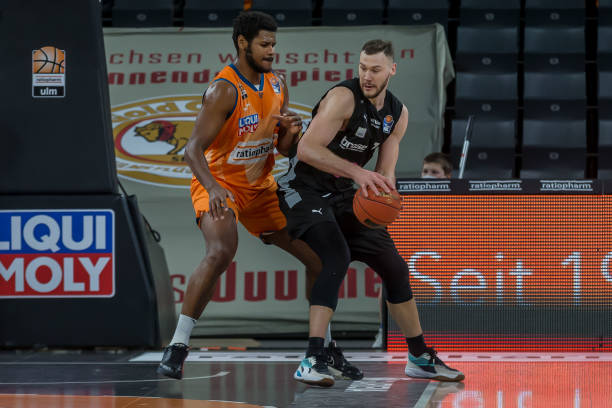 旧主首节轰 旧主首节轰