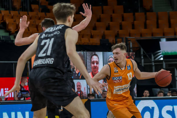 场比赛沦为 场比赛沦为