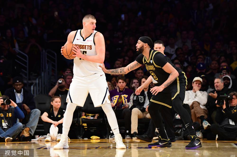 拉用她在赛 拉用她在赛